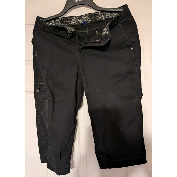 Gloria Vanderbilt Black Cargo Capri Pants Size 8 Stretch Mid Rise Crop Utility - Picture 3 of 12